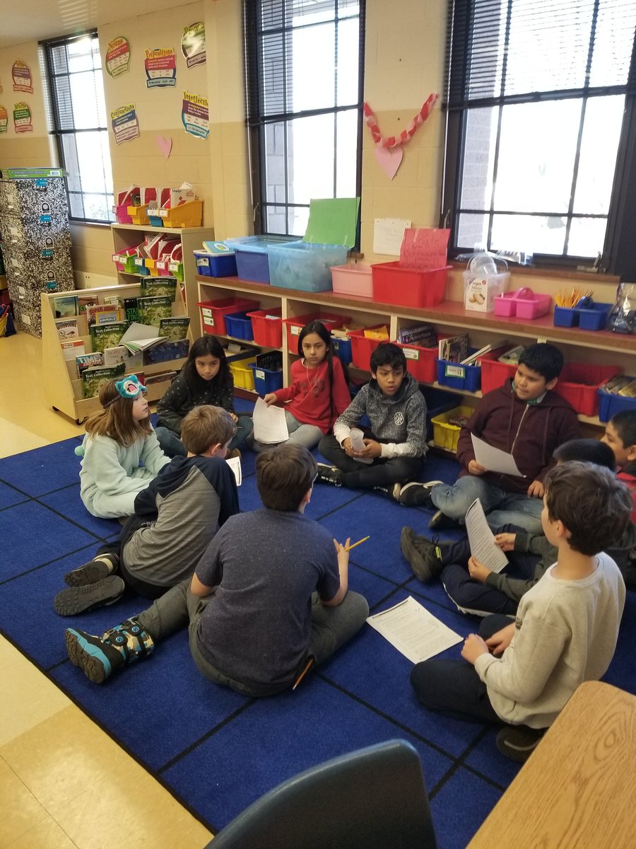 MsTsimogiannis's tweet photo. #academicconversation #studentslearning #SomosOT #112Leads @otmonarchs https://t.co/1Ds3JA8YzX
