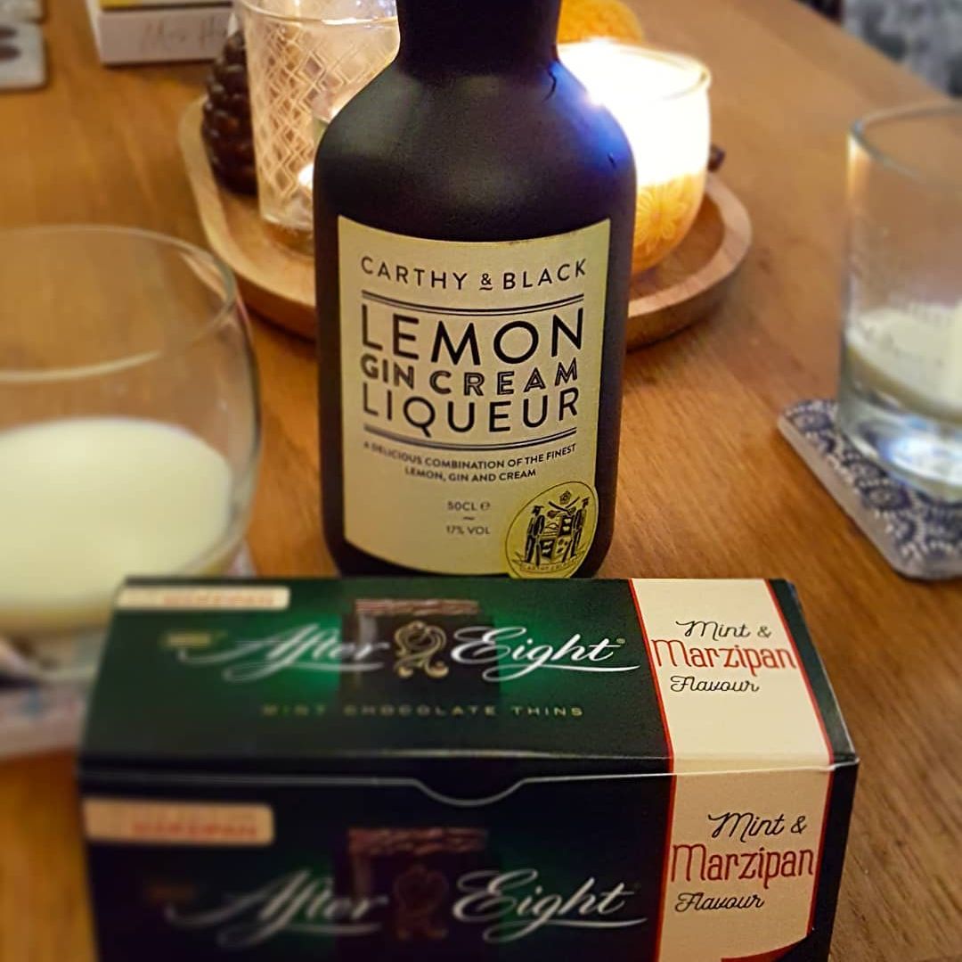 Dinner is served. 😂 No need for the main course! We've always thought that dessert was the main event anyway - especially when there's #CarthyandBlack involved!

📷 Instagram: helenlouise85