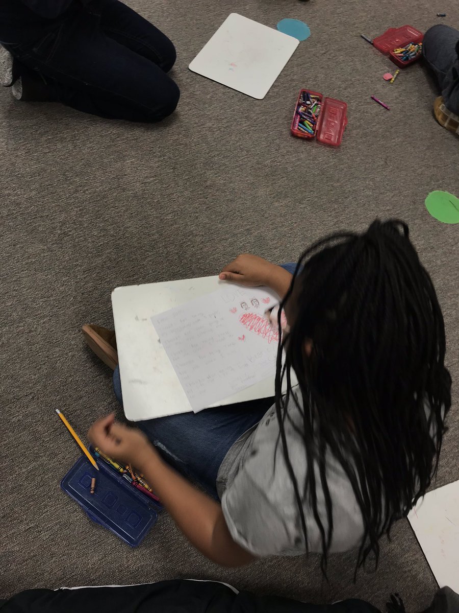 Students wrote notes and made cards for friends, family, and teachers for “Warm Words Wednesday!” <a href="/cobbhpe/">cobbhpe</a> <a href="/KidsHeartChall/">Kids Heart Challenge</a> #bekind #healthyheartweek