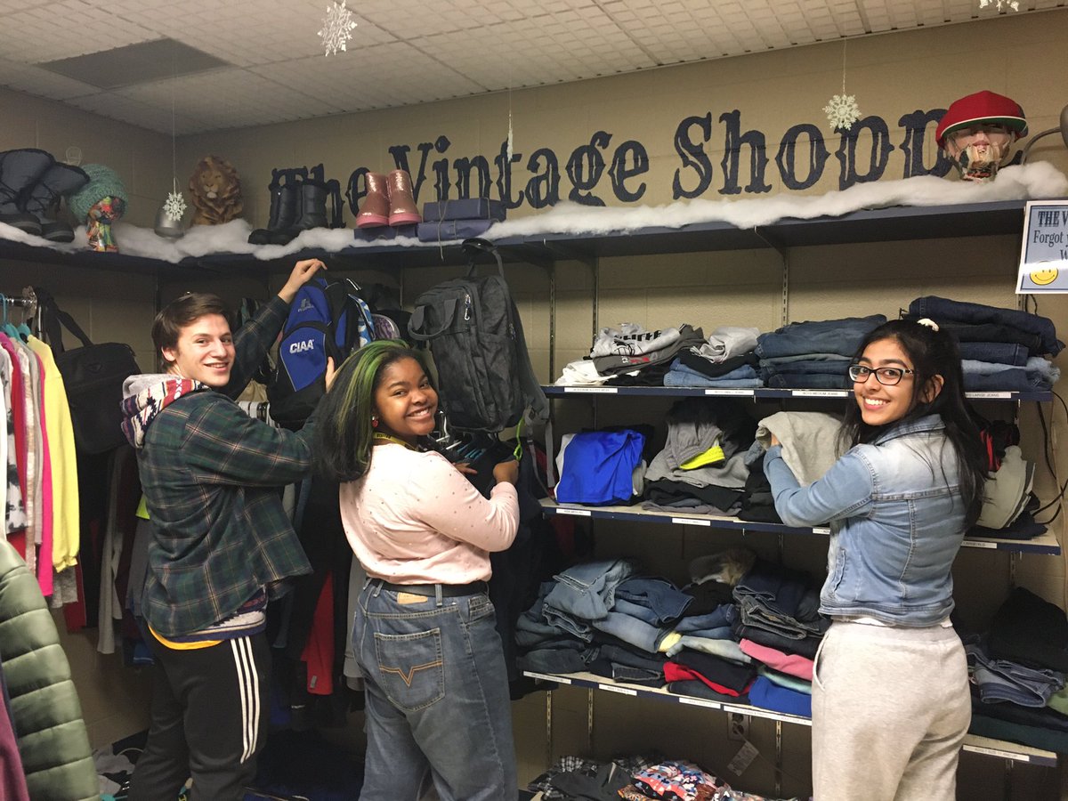 Jackson Memorial’s FBLA club has been working hard the last few months at our Vintage Shoppe! We are so lucky to have these dedicated students helping out! <a href="/ChristaMCA_JSD/">Christa McAuliffe MS</a>  <a href="/JMHS_Jaguars/">JMHS Jaguars</a>