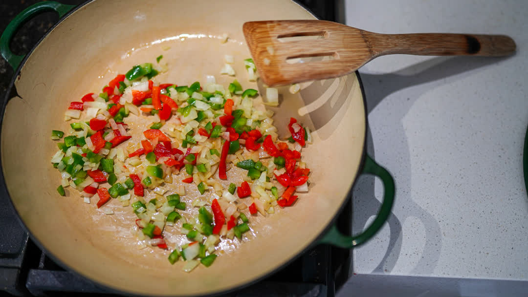TheYumYumFoodie's tweet photo. Ad
I love cooking recipes that remind me of home and those great memories of eating with my family. Here's a #lentrecipe Cuban Shrimp #recipe using @Clamato as a base. Scooped up all the ingredients at @Walmart. https://t.co/Io76OETV9B
#40DaysofFlavor #ClamatoFlavor https://t.co/wq4uG5T4gf