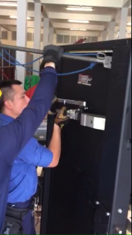 Ratools247's tweet image. Hong Kong Fire Dept teaching forced entry methods. All in One Training Door with FIRE option