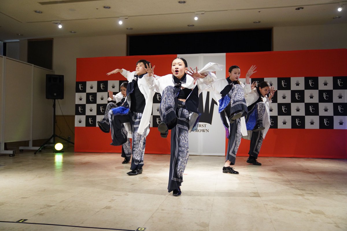domybestdance's tweet photo. 👑FIRSTCROWN👑Vol.13 2020.02.01

【U-15チーム部門】

🌟第3位🌟

LARiMAR

#domybest
#firstcrown
#kidsdance
#contest
#tokyo https://t.co/Ww0lAKfztP