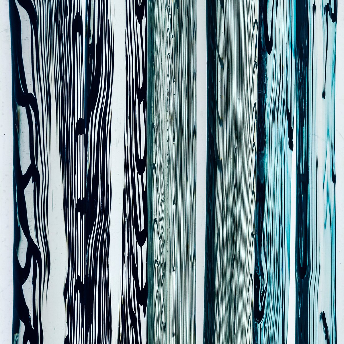 JonCappsGlass's tweet image. #markmaking - playing with #pattern and #line in #glass