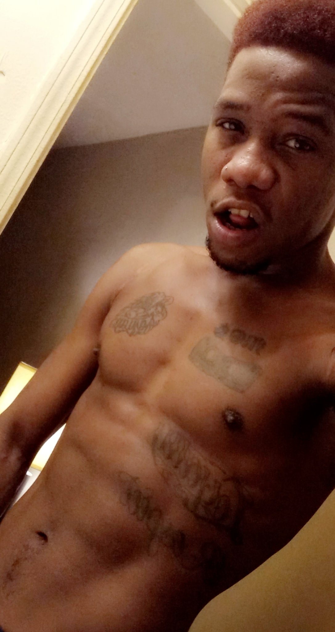2 pic. #HIM😛😛😝😜 https://t.co/tcdd96Pezg