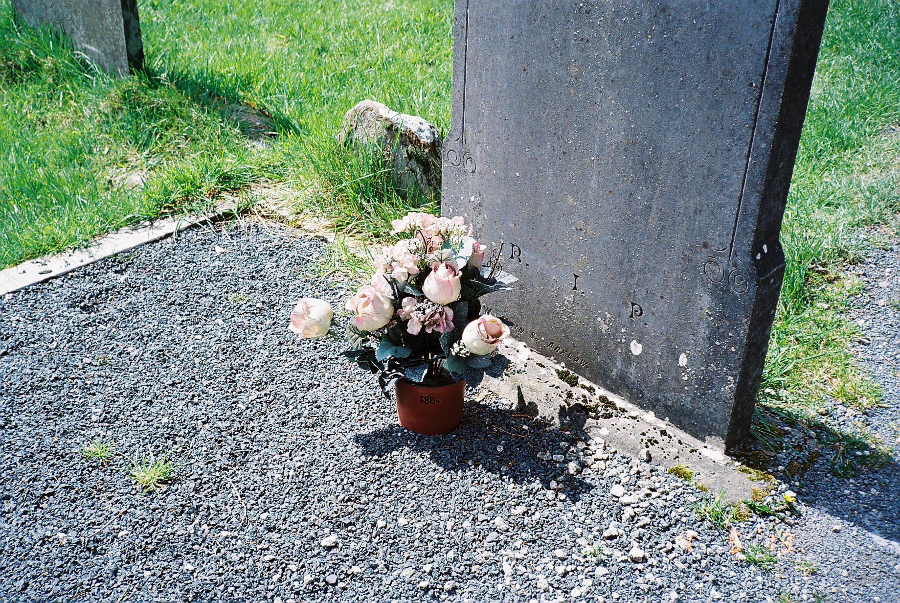Hal 英語好きサブカル キリスト教会の遺跡群 グレンダロッホ お墓とお花 墓石には R I P の文字 教会 の遺跡 真っ直ぐ佇むケルト十字の墓石 13年のヨーロッパ写真集 アイルランド グレンダロッホ T Co 2ppm4lgqcu Twitter Hal 英語好きサブカル キリスト教会の遺跡群 グレンダロッホ お墓とお花 墓石には R I P の文字 教会 の遺跡 真っ直ぐ佇むケルト十字の墓石 13年のヨーロッパ写真集 アイルランド グレンダロッホ T Co 2ppm4lgqcu Twitter