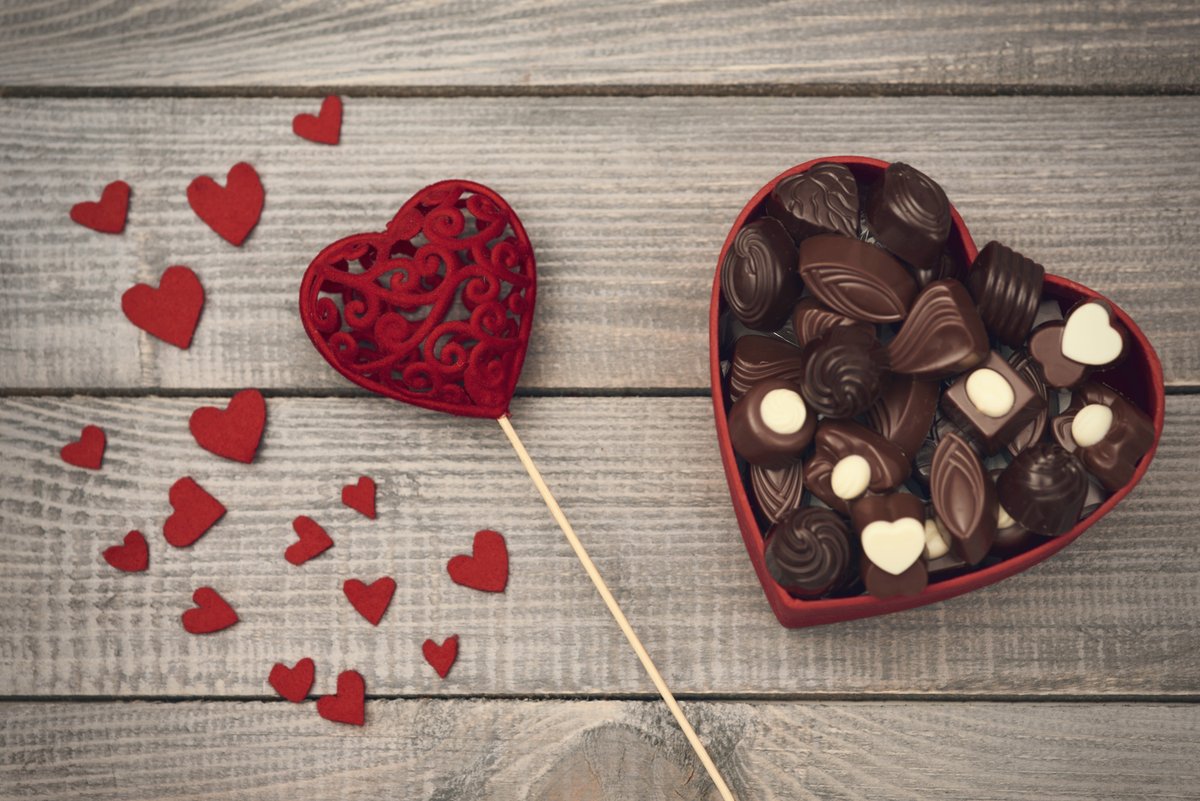 It just doesn't feel like Valentine's Day without chocolates! bit.ly/2Ux58je