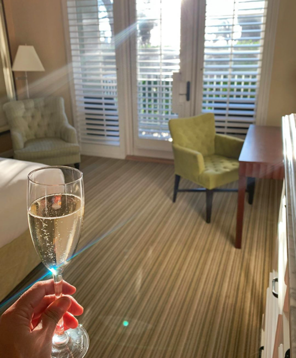 With a complimentary glass of champagne upon arrival, there is no better time to cheers to love than this February 💕 #laubergedelmar 📸: @belle_foodie laubergedelmar.com/special-offers/