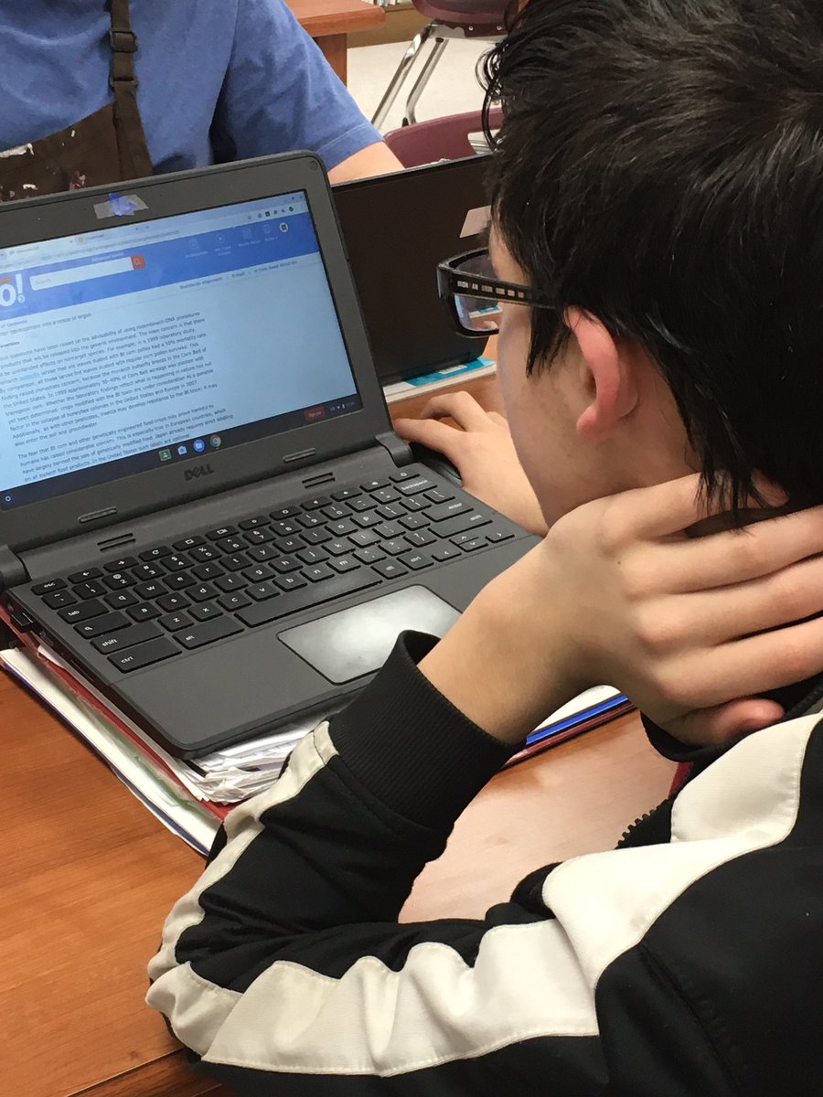 mrsingleston's tweet photo. Awesome day with @readingRussell in the library! Mrs. Russell worked so hard to prep a lesson to show our students how to conduct scientific research using Scholastic Go and collect notes on @Google Keep! π @GarrardMiddle #InglestonScience https://t.co/8h5PFb6WO0