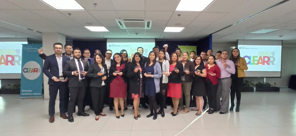 MauBrizuela's tweet photo. Uno de los reconocimientos favoritos que realiza la Firma es #Valores #CLEARR saber que contamos con tantos protagonistas me hace sentir muy orgulloso de la calidad de nuestra gente. Felicidades a los ganadores de este año!!! https://t.co/OYWngYyq8U