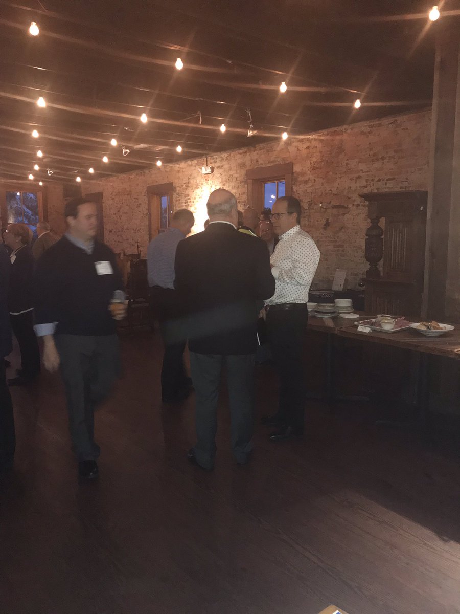 Enjoying delicious food and great conversation this evening at #ProcuremenTalk before the presentation starts.