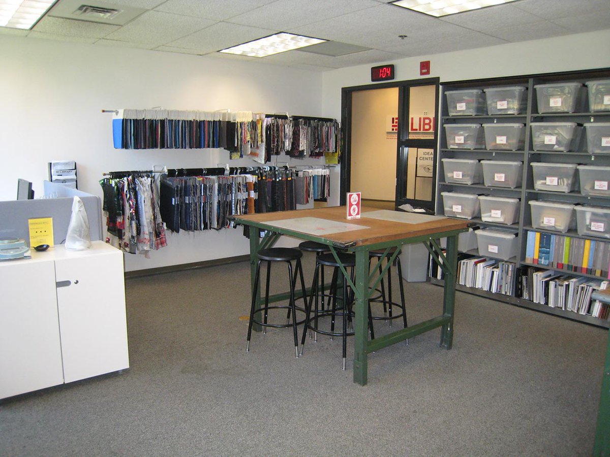 FIDM_Library's tweet image. #WaybackWednesday to just last year: The Materials and Textile Room on the #fidmla campus looked totally different! Have you seen the remodeled space?

You can still get free industry samples of textiles, notions, great advice, and more!