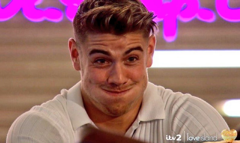 Normsi2's tweet photo. @LoveIsland #LukeM's reactions are
THE ABSOLUTE BEST!
#LookAtLuke in any situ & his expression is always #spoton!
#LoveIsland https://t.co/XZzlu5UnoQ