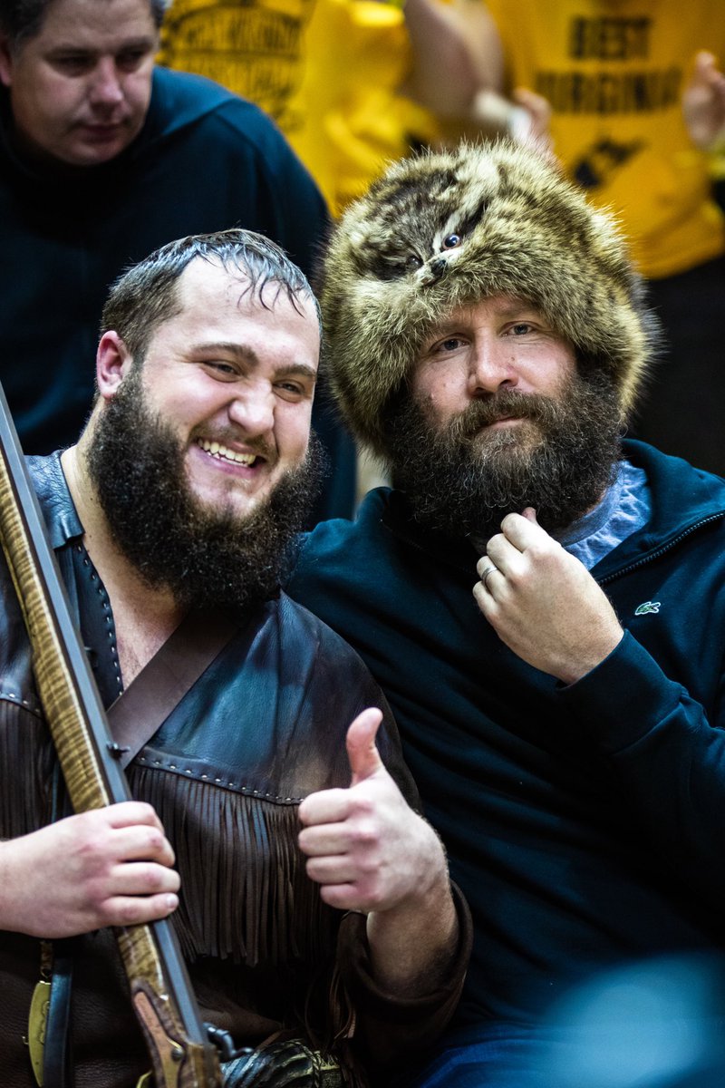 WestVirginiaU's tweet image. Ben Roethlisberger is here cheering on @WVUhoops. So is the Mountaineer. You decide who is who. 😂