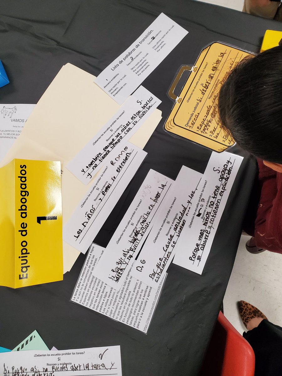 Jaleydapz's tweet photo. Amazing Debate Today! 😁😁😁Genre: Persuasive Text 📚 2nd Grade: Court Room transformation #classroomtransformations
#secondgrade #secondgradedual #dualclassroom @crenshawcomets @ChannelviewISD check out my group! https://t.co/0w74pZk7YD https://t.co/qaQILDRMFS
