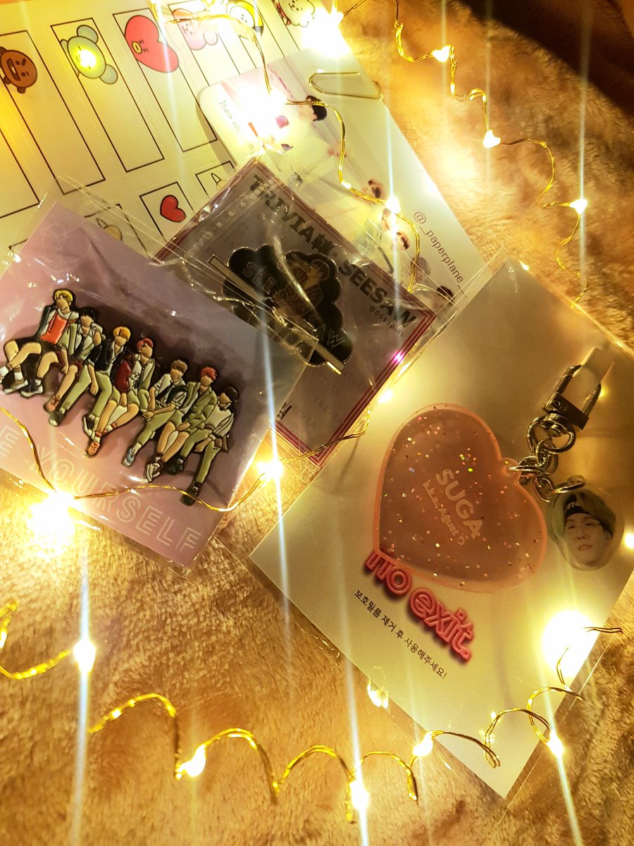 Thank you for everything <a href="/_paperplane__/">C.⁷ 🥢ㅣ ain't no fish inside 🌱</a> 💜🥺 Everything arrived from the stock sale. I really love the pins from <a href="/0613pins/">CLEARANCE SALE</a> and the keyring is super cute aswell 💜 #paperplanereviews