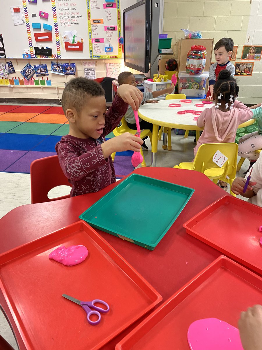 Jenprek's tweet photo. We use slime to practice our fine motor skills! @suptking @OESrockSTARS https://t.co/AZd6sMFuFB