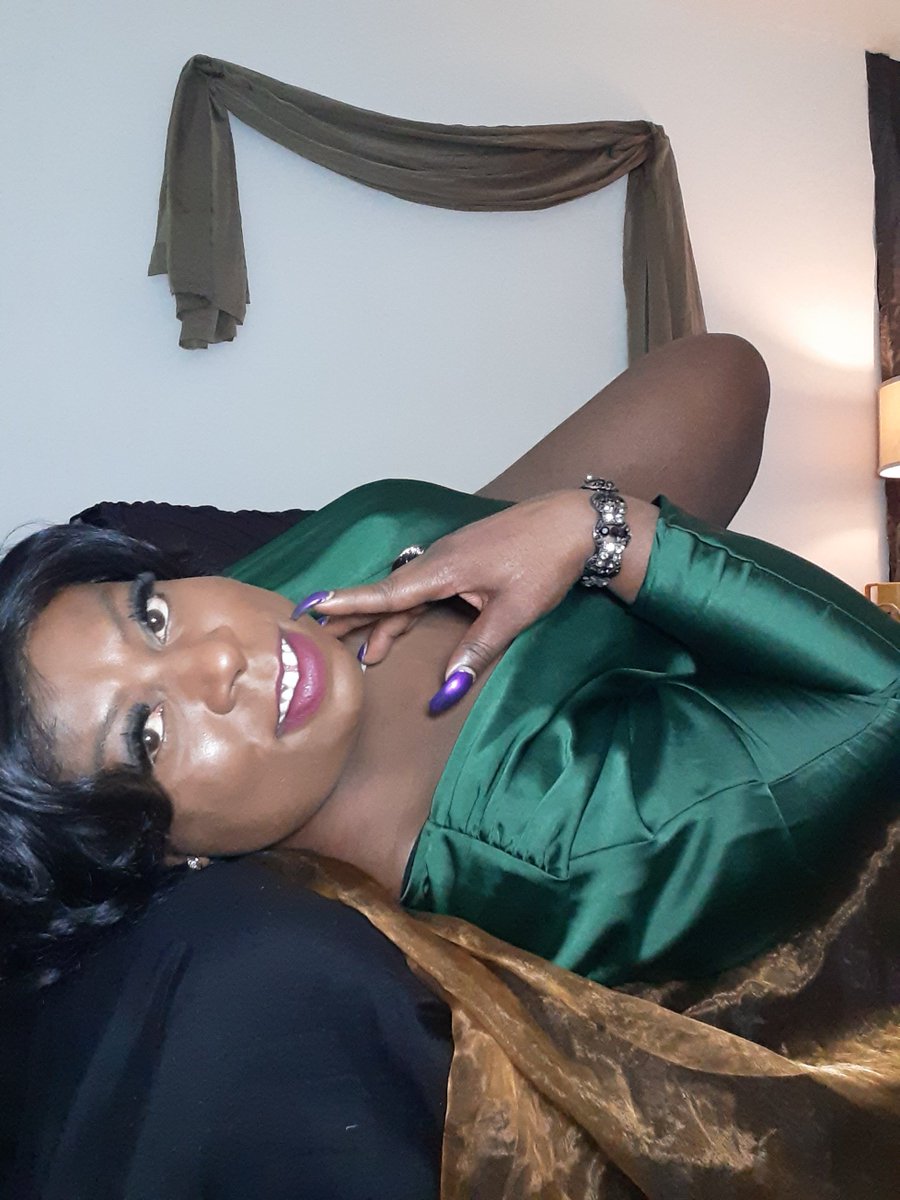 TsCoco6's tweet photo. Happy humpday #chocolate #humpday #sexy #FreakTwitter #smooth #readysolo https://t.co/ETGtwCjGTM