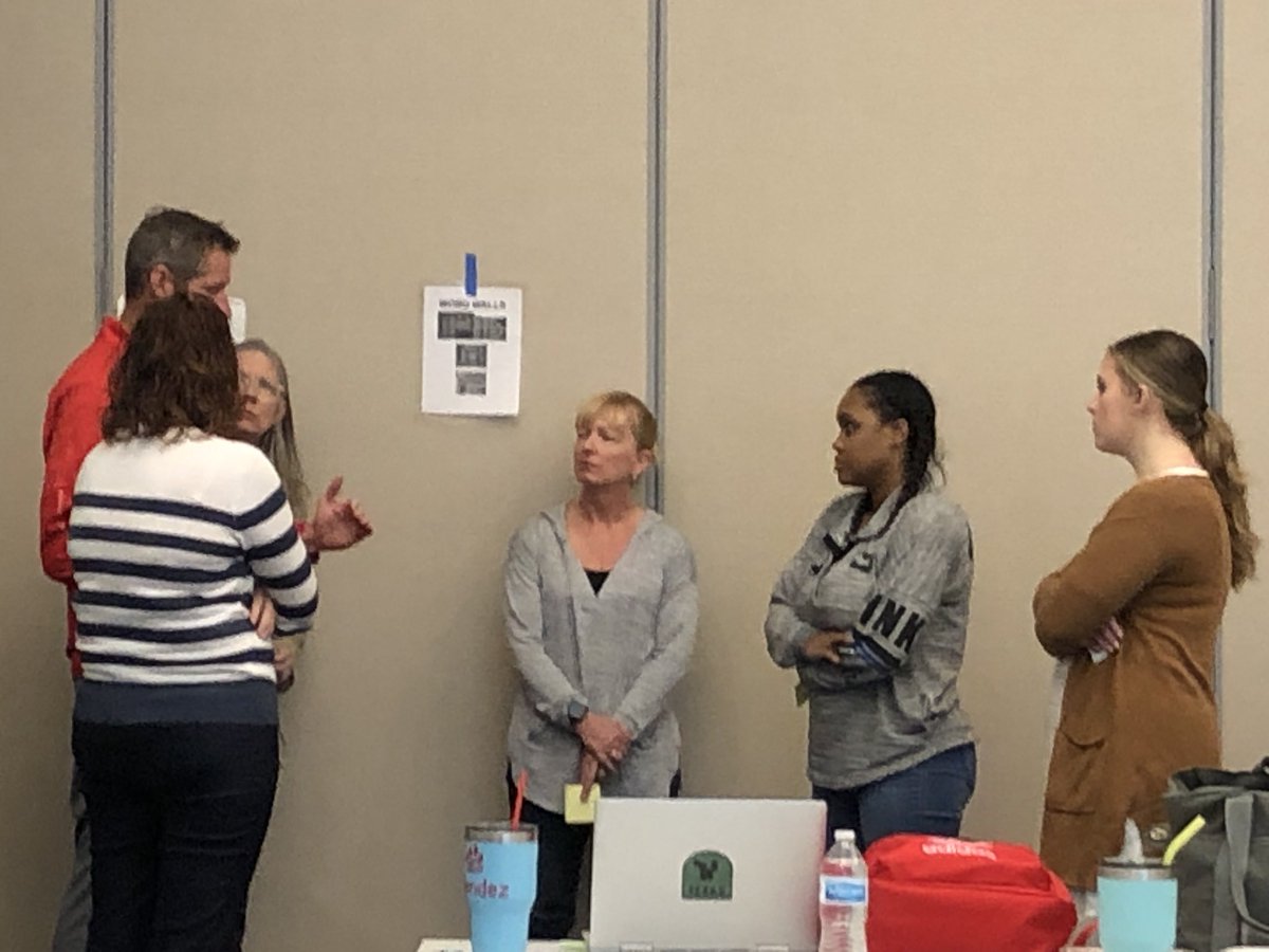 myocomesc11's tweet photo. Imagine the results of a campus that collectively commits to being intentionally language-rich! These Ts made a pledge today to start w/one! “ I commit to labeling my Classroom.” @ESC11Bil_ESL @ESCRegion11 https://t.co/0EJfe5aAR1