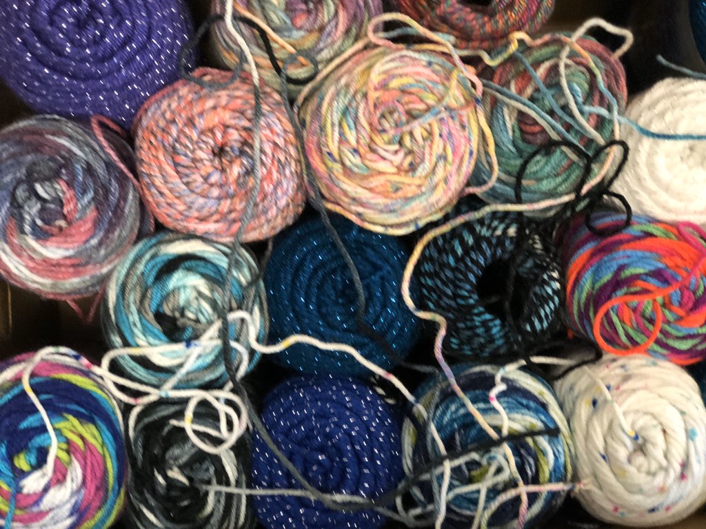 Glittergal_TM's tweet image. When your ART P.O. comes in and you become @HobbyLobby’s best customer! 😊❤️🌈🎨#livingmybestartteacherlife #boardweaving #basketweaving #Strawweaving #monstermash #obsession @ClearElementary #fiberarts #yarnlove #happyplace