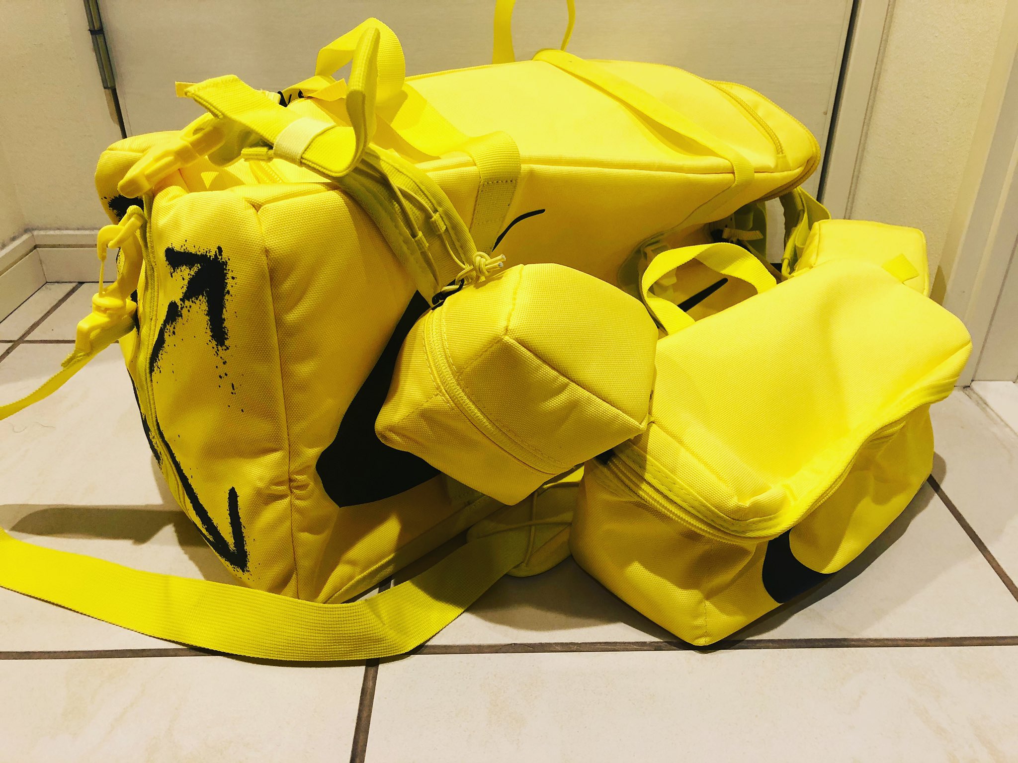 ブランド】 NIKE - NIKE×off-white ボストンバッグの通販 by 秋田犬