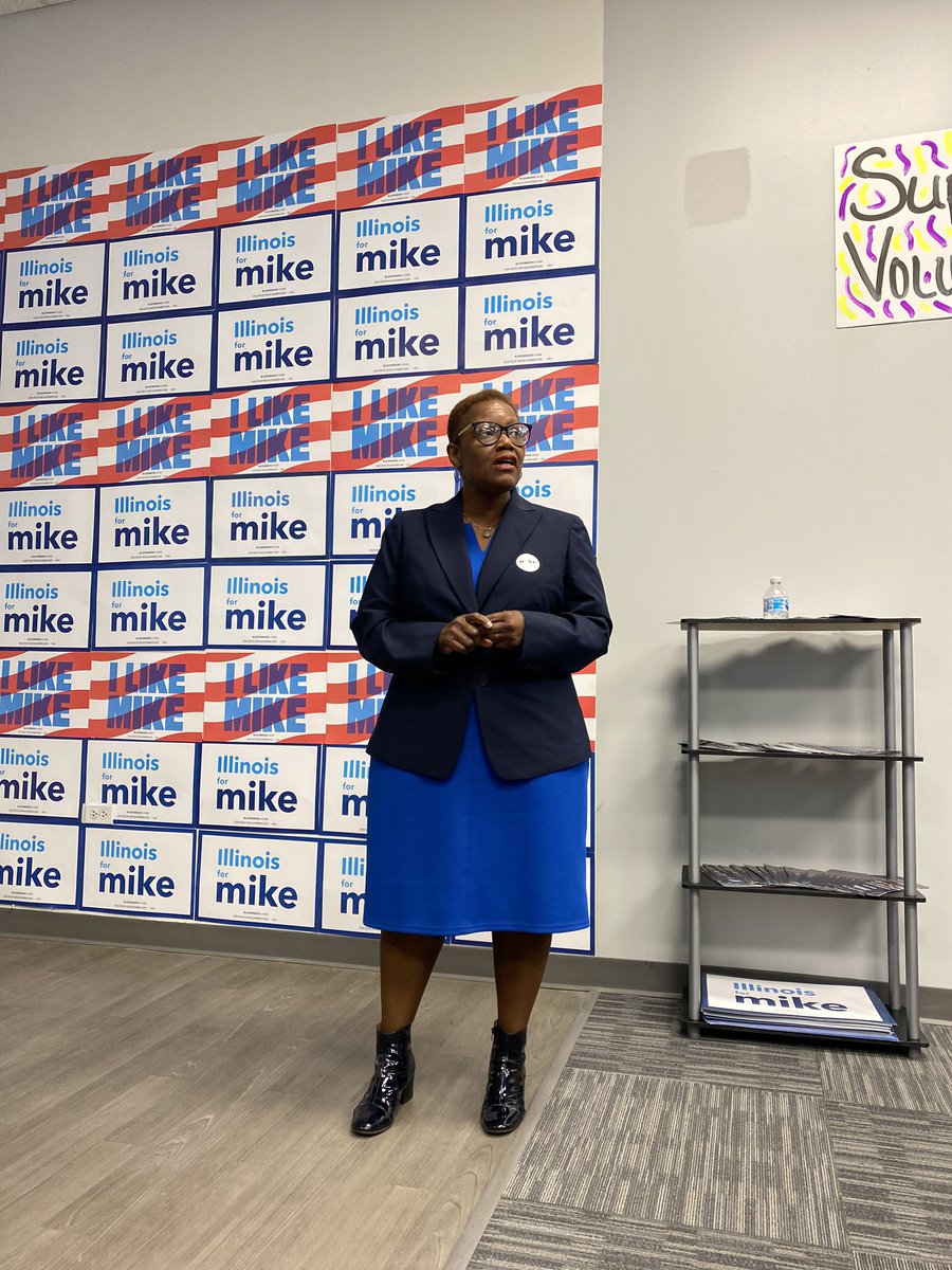 MatthewSaidel's tweet photo. Mayor Karen Freeman-Wilson - first African American female mayor in Indiana history - on the road to spread the word about @MikeBloomberg @ILforMike  #Mike2020 https://t.co/YBaEfCEGe0