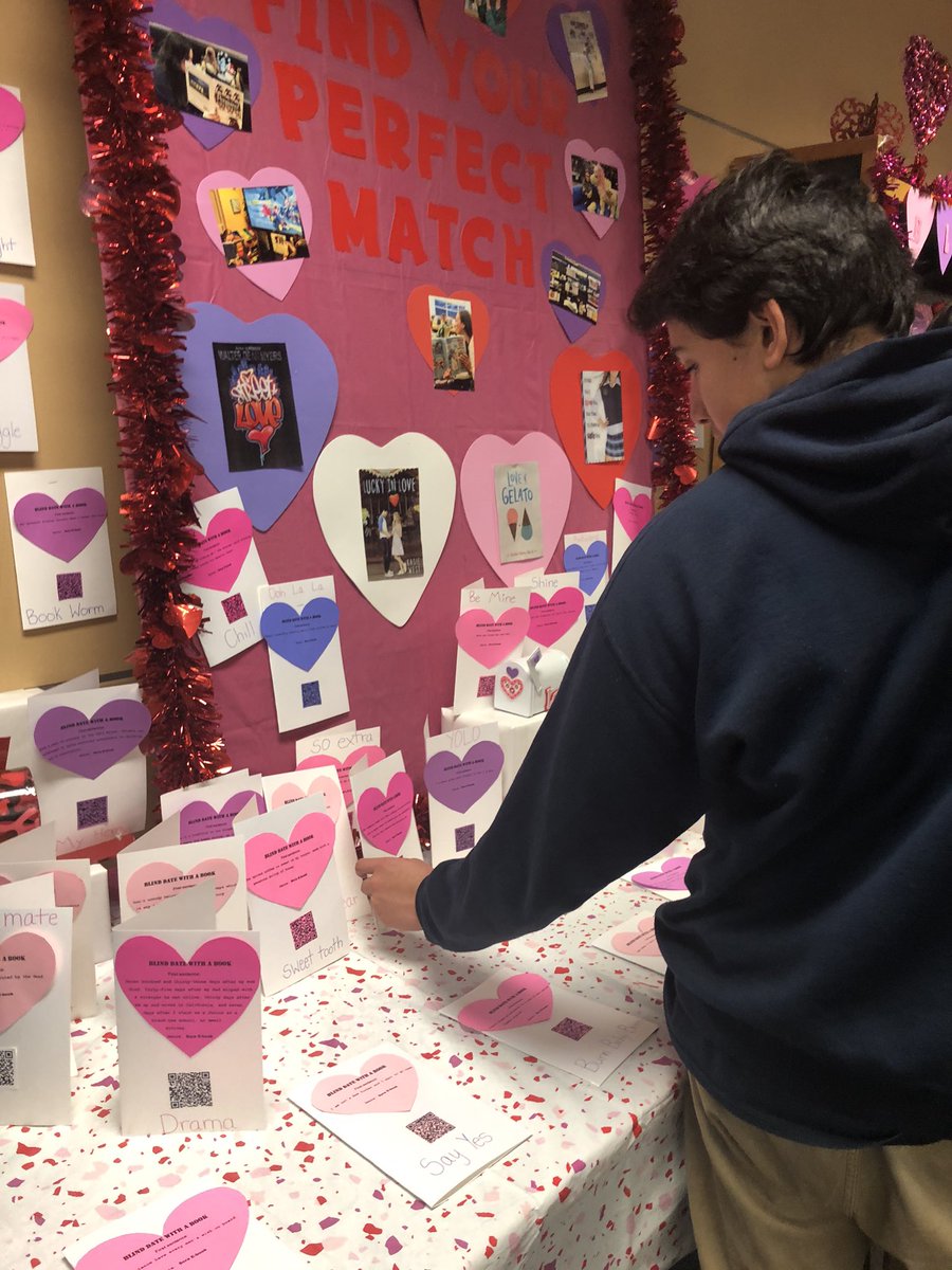 DZ_Library's tweet photo. ♥️ Today my librarian heart was full ♥️ Blind Date With a Book is one of my favorite times because Ss base their book choice on the first sentence and can’t wait to see what they get! A Ss said, “This is the first time I’ve been excited to read a book!” (In my feels ever since)♥️ https://t.co/erowQvfYne