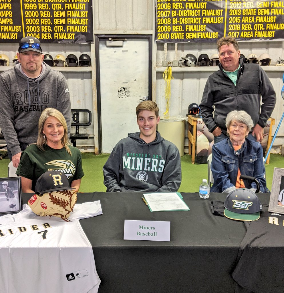 ROHOathletics's tweet photo. Congratulations to Max Turner on signing his National Letter of Intent to continue his baseball career with @SandTBaseball! #OFOT #NextLevel 👏👏👏 https://t.co/iEmp5aywpL