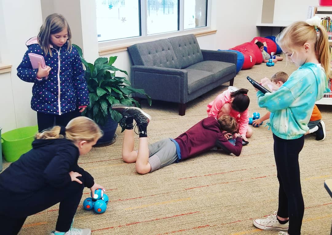 HerffElemIC's tweet image. #KeepCalmAndCodeOn @DashanddotNL in #3rdistheWORD @HerffES with @HerffES_Library today!!  @BoerneISD #HerffHawks #WeAREBISD