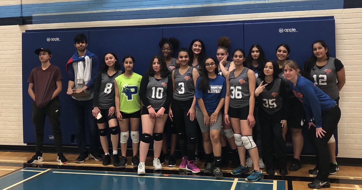 Thanks to the members of the @JeanAugustineSS jr girls #volleyball team! We end the season with a hard fought last game! Looking forward to learning and growing with you next year! 🏐 @JASSphoenix @JASSVolleyball