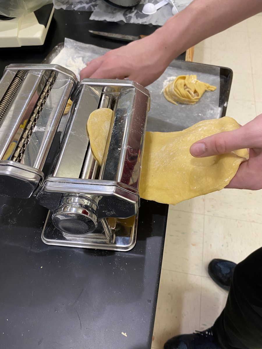 MissBoardman's tweet photo. Making pasta in farm to table class! 🍝 #bonappetit #handsonlearning @hvrhs https://t.co/lFMmDl5M0j