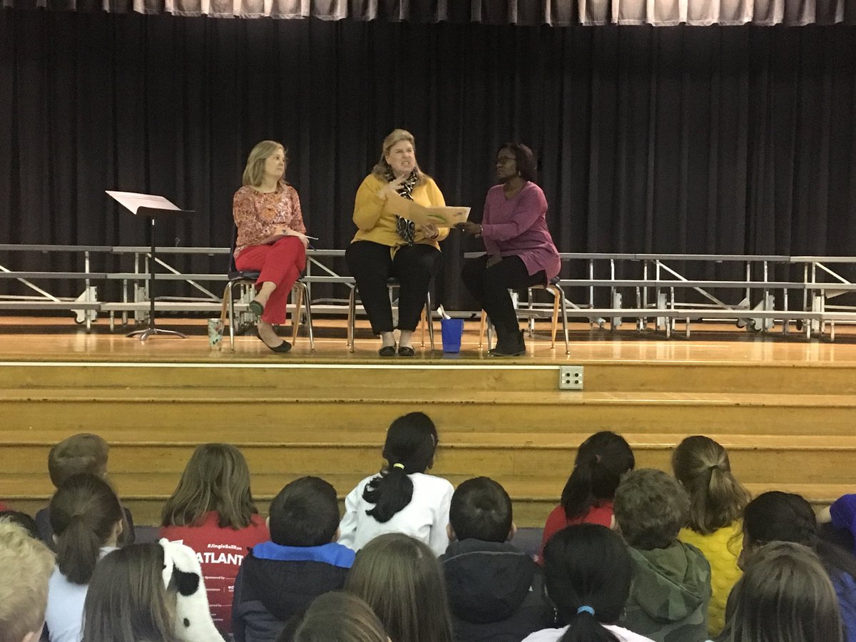 MsSulkowski's tweet image. We are getting so excited for Student-Led conferences on Friday! First grade kiddos cannot wait to talk about how much they have  grown as learners throughout the year. Our amazing first-grade teachers model for students as we prepare for Friday! ⁦@SweetAppleES⁩ ⁦