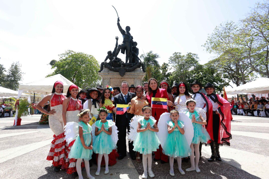 RMarcoTorres's tweet photo. #12Feb Nuestros jóvenes se incorporan todos los días a la lucha colectiva, en la calle haciendo camino por la senda que abrió el Gigante Chávez para darle voz, protagonismo y participación a los muchachos y muchachas de la Patria #Aragua #JuventudRebeldeYChavista https://t.co/jBG6ZPKuD3