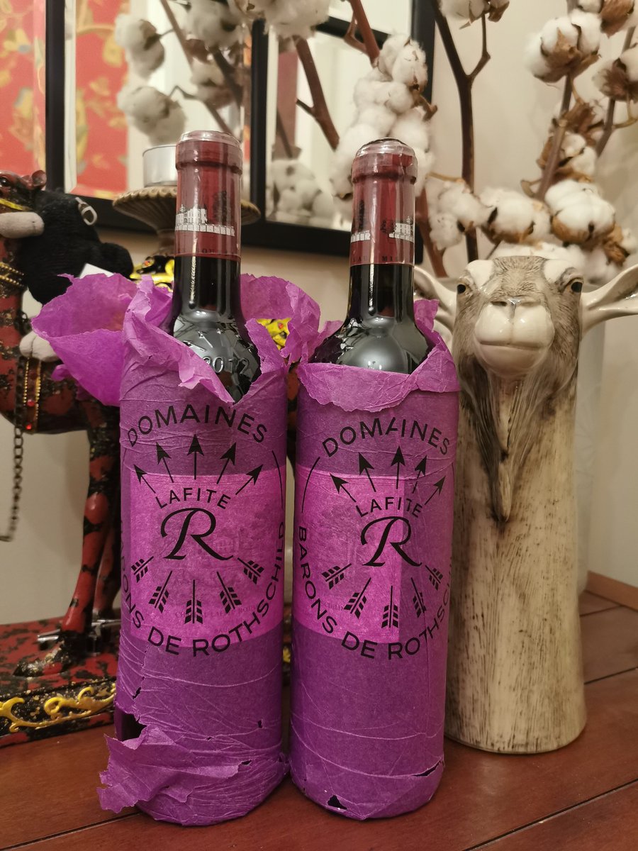 论没事闲的+拆酒的喜悦，
提前祝各位情人节快乐！
@LafitRothschild 🍷💋💄👠👛💍
#SaintValentin #Valentine'sDay #绳道馆 https://t.co/BKqkuKz1wy