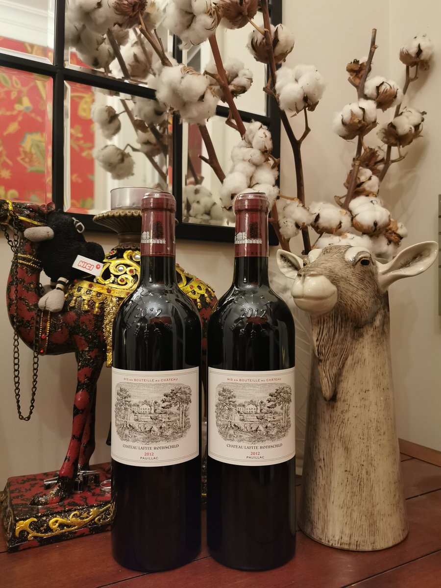 论没事闲的+拆酒的喜悦，
提前祝各位情人节快乐！
@LafitRothschild 🍷💋💄👠👛💍
#SaintValentin #Valentine'sDay #绳道馆 https://t.co/BKqkuKz1wy