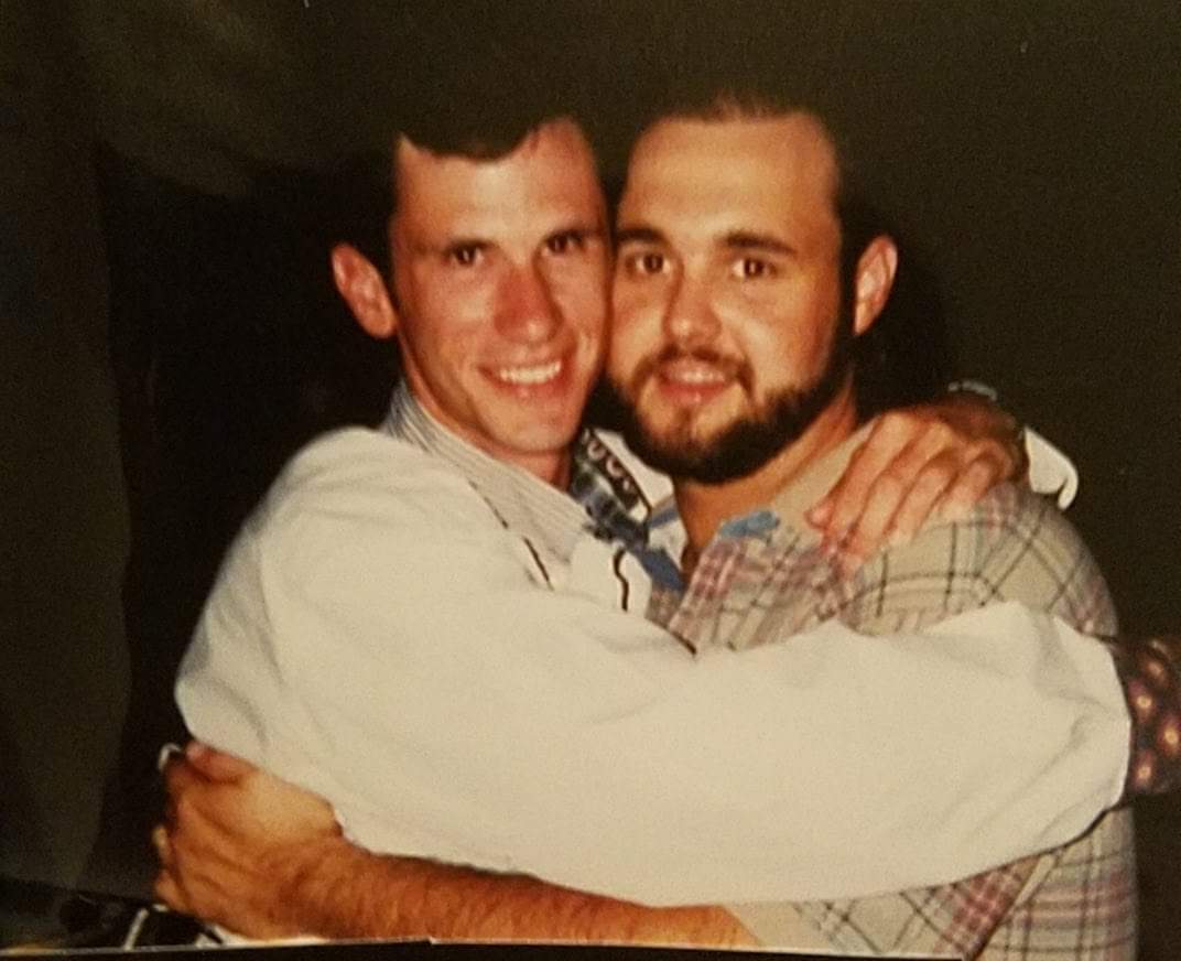 wildcatad71's tweet photo. Sitting here thinking about my lifelong friends @Darylesing. Thanks @ChrisYoungMusic for the song "Drowning" it says exactly what I feel. Love you Daryle and miss you every day. https://t.co/jokC9S1ZBA