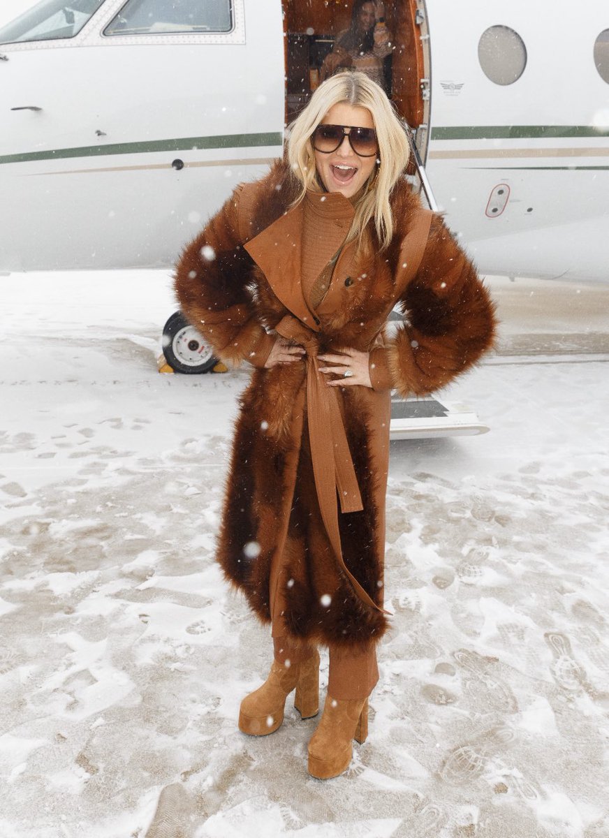 Jessica Simpson tweet media