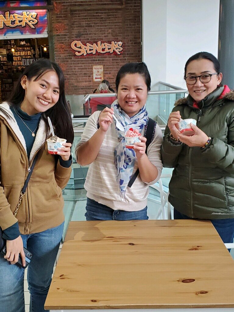 SubZeroPDX's tweet image. Stop by and say howdy, we've got the good stuff!  #SubZeroIceCream #icecream #fun #friends #Portland #wheretogo