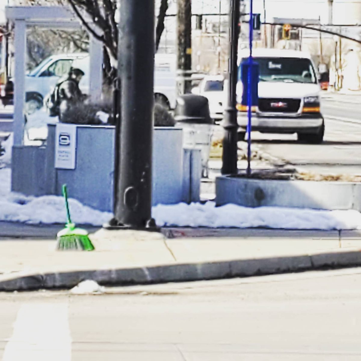 _desertlocust_'s tweet photo. #nasa the #broomchallenge is still standing....3 days later https://t.co/viP8iq0a3F