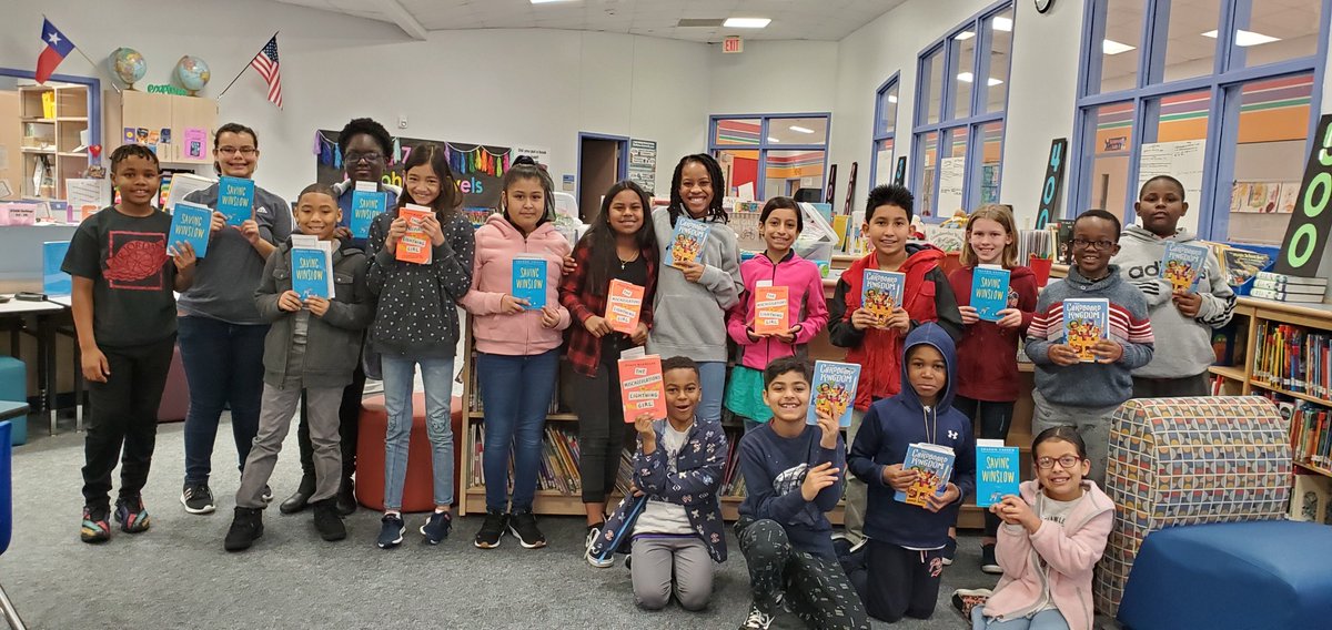 JeterElem's tweet photo. Another @AlvinISD_EdFdn #GrantInAction Our book club has covered all of the bluebonnet chapter books, so every 4th and 5th grade reading class has a copy of the 15 chapter books! #ReadersAreLeaders #JaguarPride #PawsUp ๐พ https://t.co/9nujbYPd7D