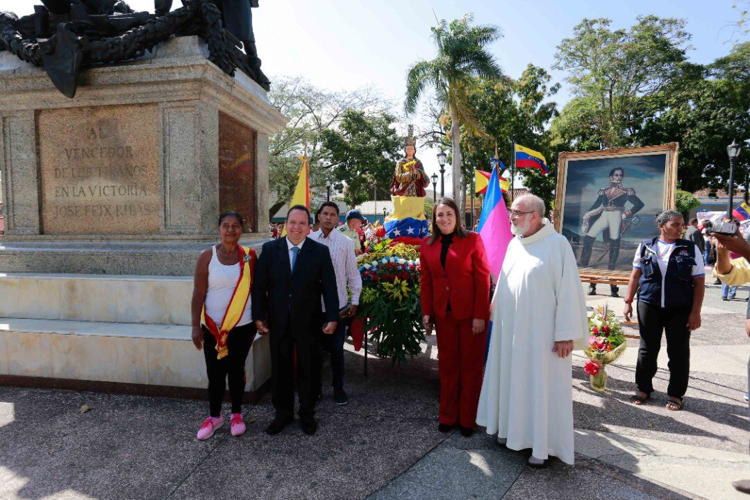 RMarcoTorres's tweet photo. #12Feb Los venezolanos tenemos más de 200 años en batalla contra el coloniaje y el imperialismo, nuestros jóvenes han tenido la oportunidad de nacer bajo el signo glorioso de La Victoria y han hecho un juramento de vida y lealtad inquebrantable #Aragua #JuventudRebeldeYChavista https://t.co/avpYKIhYcg
