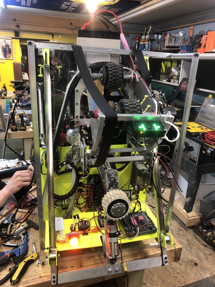 It lives for the first time! #omgrobots