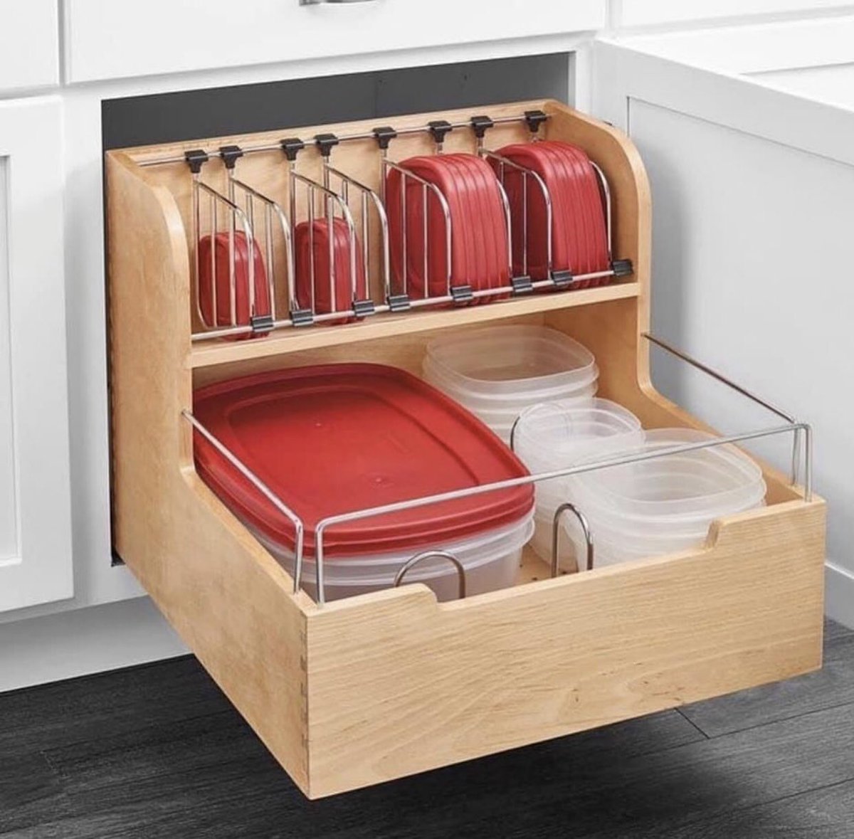 How good do we feel when the kitchen is organized? Here’s some Marie Kondo inspired ideas for you! #kitchen #design #mariekondo #diy