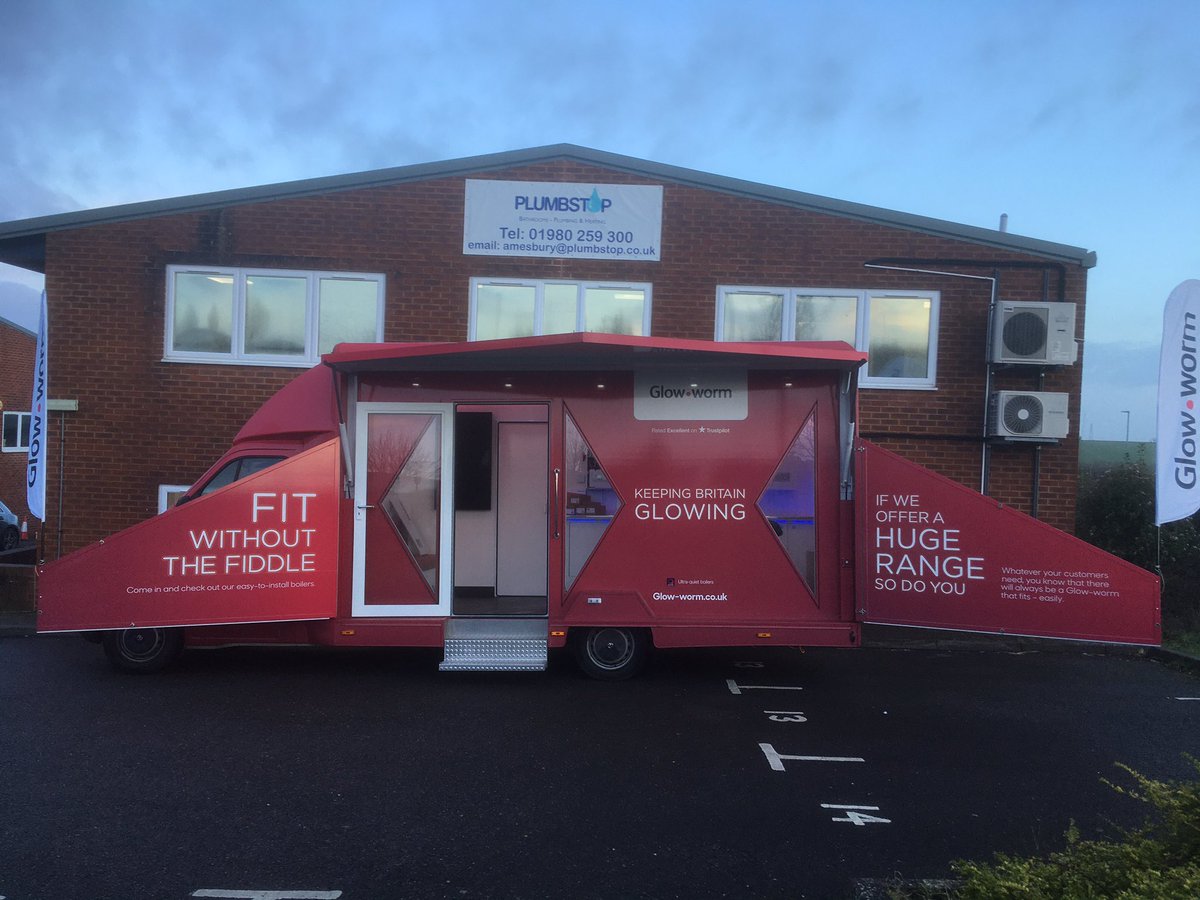 GwTimp's tweet image. Get yourselves down to @PlumbstopLtd at Amesbury @glow_wormclub and @beneathheat3 waiting to chat #Boilers #UFH #Easicom #Energy #5year #7year #10year #MysteryTrip