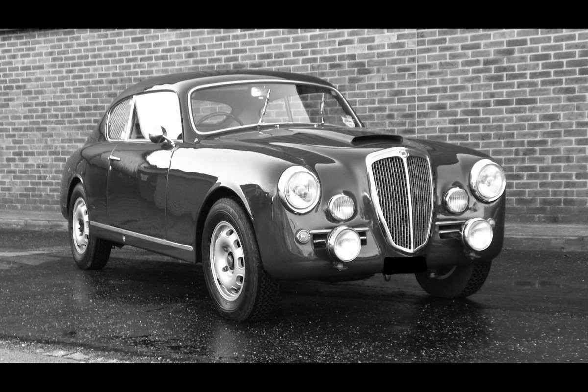 Lancia B20: Innovativ, schnell, erfolgreich.

Lancia B20: ein italienischer Klassiker, der seiner Zeit weit voraus war. Als Limousine, Coupé und Cabrio wurde die Aurelia von dem legendären Konstrukteur Vittorio Jano entworfen und zwischen 1950 und 1958 gebaut.

#ennstalclassic