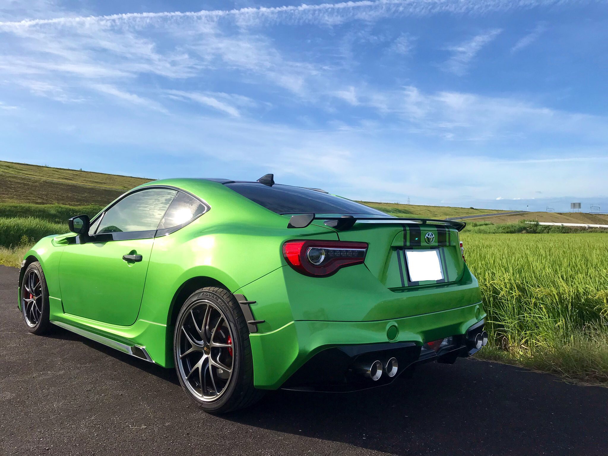 Gt 緑86 銅hilux 全日本緑の車はかっこいい選手権 純正色じゃないけどこの緑色は本当綺麗だと思ってます T Co Dkunl98fgn Twitter