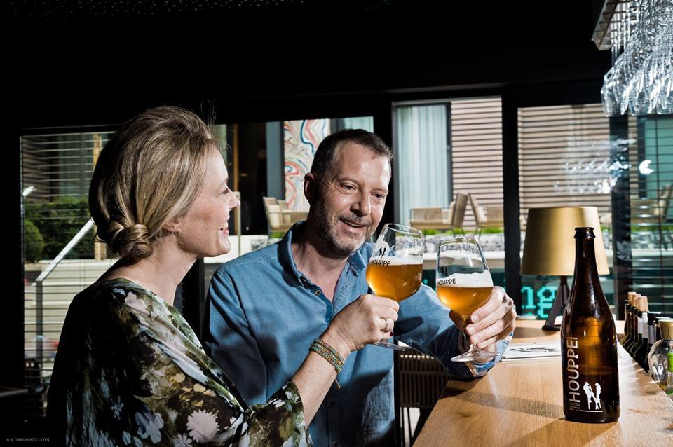 Une journée romantique ou un séjour à Namur pour combler votre moitié ?
Il n'est pas trop tard pour avoir une bonne idée !👍😍

Au choix, à Namur, balade le long de la Meuse, dégustation terroir, moment de détente ou encore nuit confortable ! 
Et vous, quel est votre programme ?