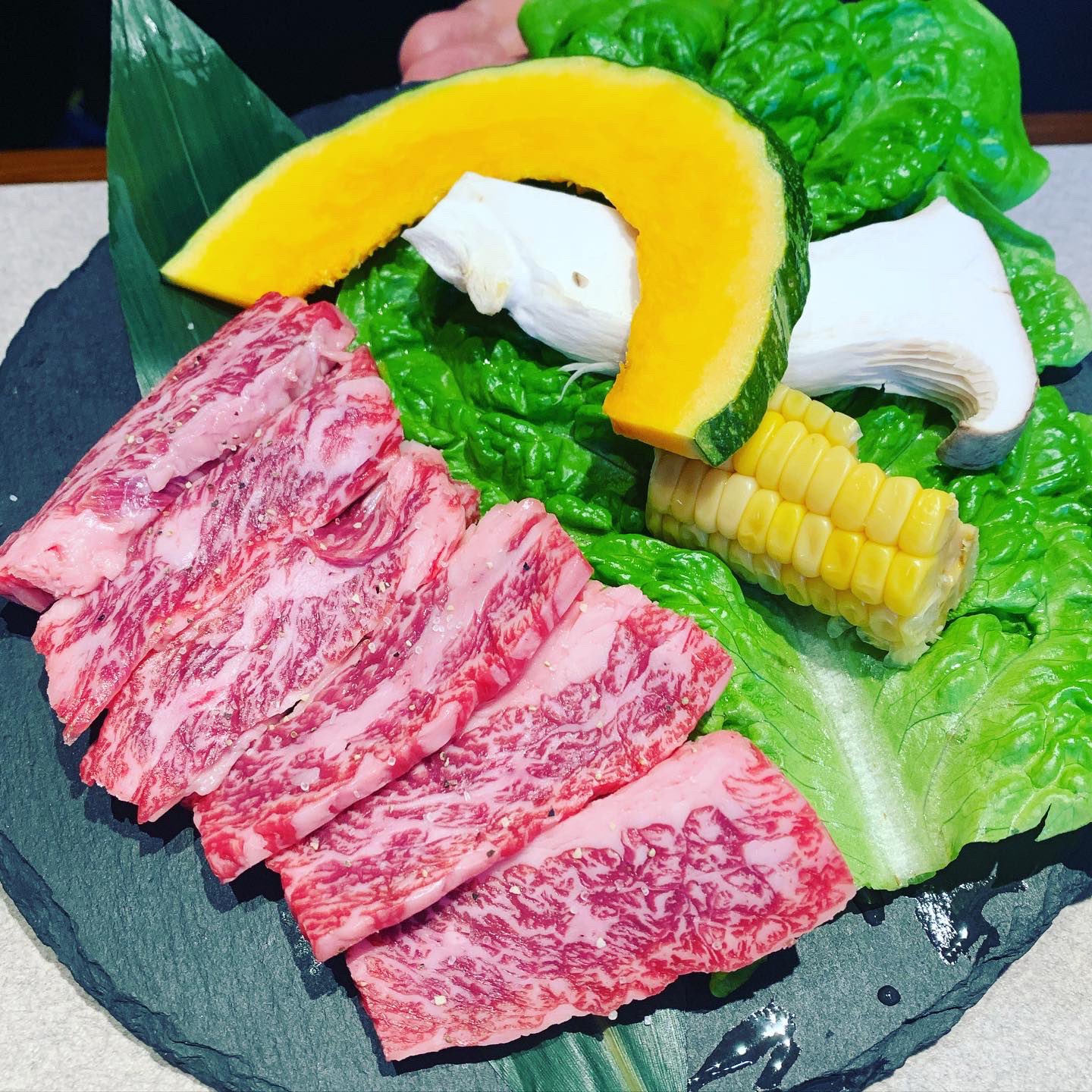 さおりさおり 姫路 焼肉 肉匠まるい ローストビーフ丼 カルビ 厚切りタン ローストビーフ丼1000円 たくさんのってて 柔らかいお肉 満足 追加で厚切りタン1枚 4追加 T Co Huabwvzttu Twitter