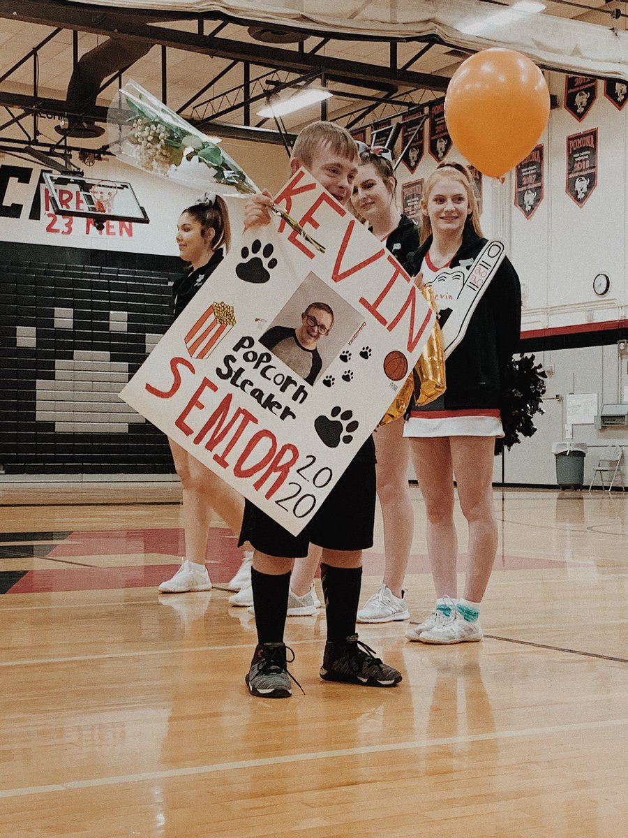 kayleemarone's tweet photo. Senior night for Pomona’s unified basketball team! I can’t believe they are graduating this year! So proud 💓 @AthleticsPomona @PomonaPrincipal https://t.co/GF4e73zeTY