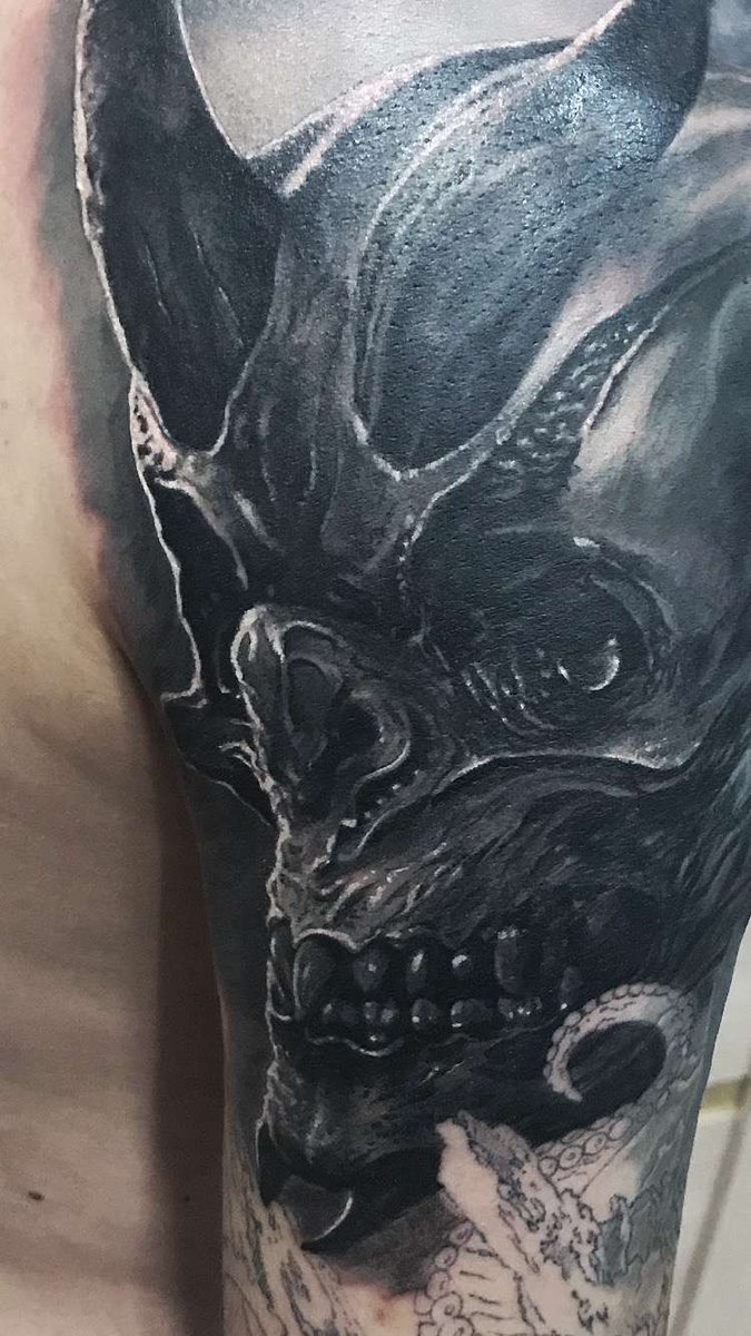 inkbecom's tweet photo. Best work of the day by Kamil Levsha from Nizhnekamsk, Russia: https://t.co/LJdZGuLdro More artworks and signing up for a tattoo:  https://t.co/HDNKy2PkVN
 #tattoo  #newschool #blackandgrey #blackwork #dark https://t.co/bmkKQHob4U